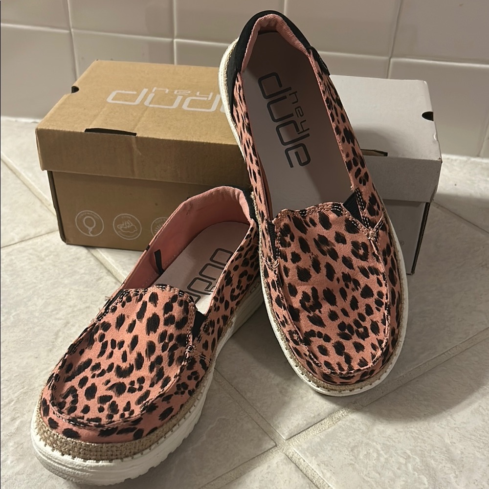 Hey Dude Women's Pink Leopard Flats size 8
